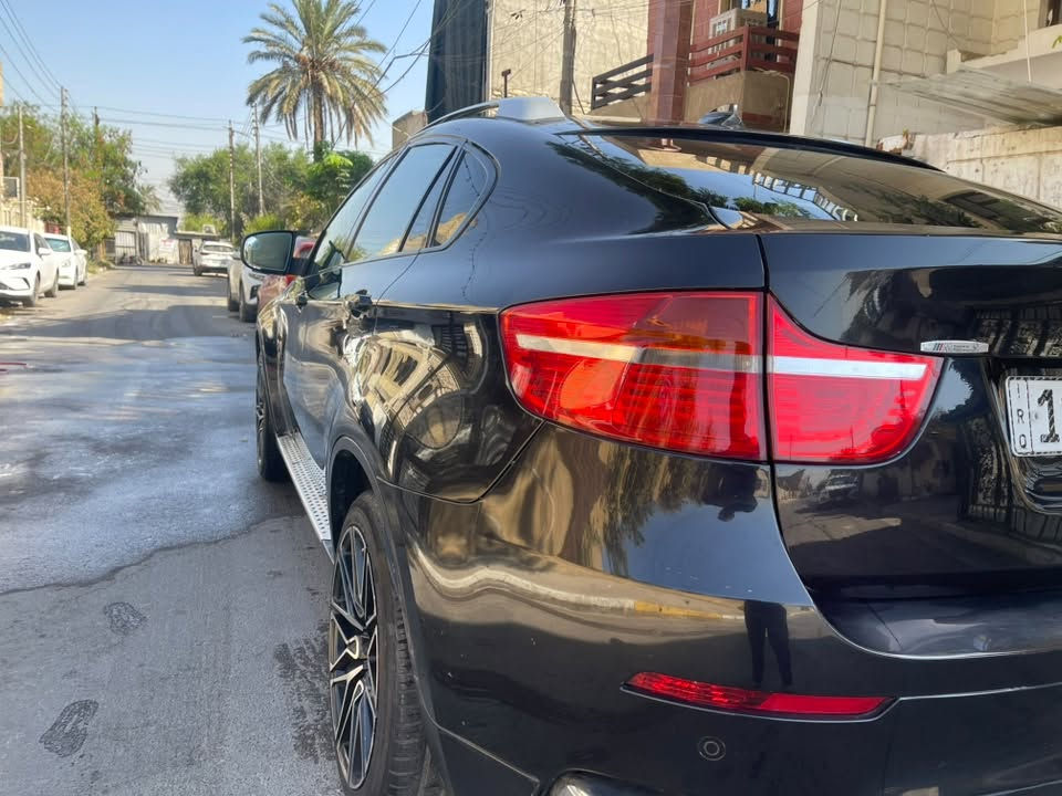 السلام عليكمBMW. x6موديل 2009 خليجي بيه قطعتين صبغ على ربع ربع  سياره فول 1/1مكينه كير جدد 8سلندر منضومه تبريد قبل شهر مبدله جديده سياره حلوه وجاهزه السعر 115$وبيه مجال للبيع فقط مكاني بعداد***********
