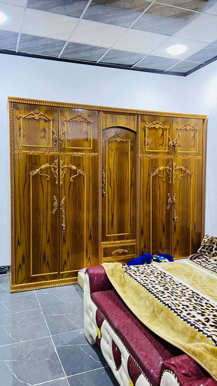 غرفة نوم • مستعملة نضيفة • موصل ايسر