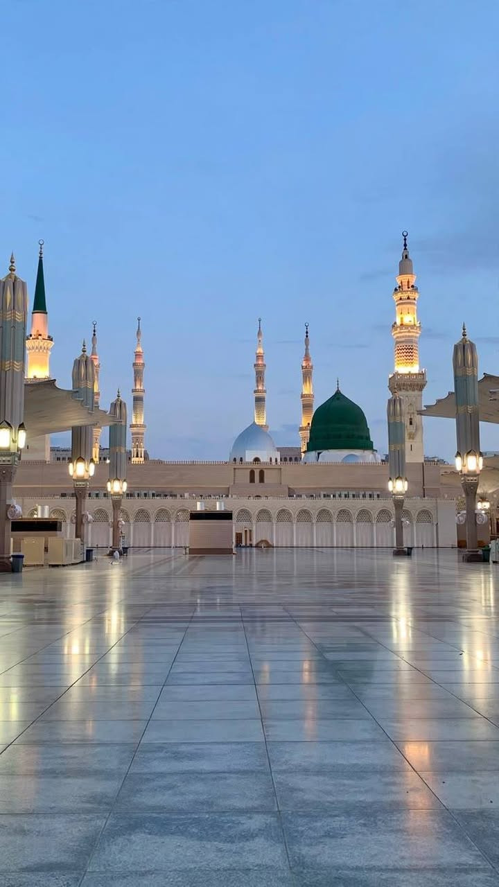 🕋✨ بِسْمِ اللهِ الرَّحْمٰنِ الرَّحِيمِ ✨🕋

﴿وَأَذِّن فِي النَّاسِ بِالْحَجِّ يَأْتُوكَ رِجَالًا وَعَلَىٰ كُلِّ ضَامِرٍ يَأْتِينَ مِن كُلِّ فَجٍّ عَمِيقٍ﴾ 🤲🏻🌿

🌹 على بركة الله تعالى نعلن لكم عن سفرتنا القادمة لأداء مناسك العمرة المفردة 🌹

📅 موعد الرحلة: 20 / 10 / 2026
🌙 عمرة شهر جمادى الأولى

✈️ السفر عن طريق الطيران
من مطار بغداد الدولي ✈️ مباشرةً إلى مطار المدينة المنورة 🕌

🌿 برنامجنا مميز وخدمة متكاملة بأسعار تنافسية 🌿

🕌 المدينة المنورة — 3 ليالٍ
✨ سكن مركزي مجاور للحرم النبوي الشريف
🍽️ ثلاث وجبات طعام يومياً
🌹 زيارة مزارات المدينة المنورة
🕌 السعي لتأمين دخول الروضة الشريفة للمعتمرين

🕋 مكة المكرمة — 7 ليالٍ
🍽️ ثلاث وجبات طعام يومياً
🤲🏻 أجواء إيمانية وخدمة متواصلة طوال الرحلة

🎁 يشمل برنامجنا:
▫️ هدايا وإحرامات
▫️ جنطة كتف
▫️ جنطة سحب
▫️ مرشد ديني يرافق الحملة
▫️ متابعة وخدمة للمعتمر طوال الرحلة 🌹

💳 نظام أقساط لجميع موظفي الدولة بدون استثناء ✅

📍 العنوان:
واسط – قضاء الحي – شارع البالات
محل براند حسين الخواف

📞 للحجز والاستفسار:
***********
📩 أو مراسلة الصفحة

🤍 غايتنا خدمة ضيوف الرحمن… وشرفٌ لنا أن نخدمكم 🤍

﴿وَتَعَاوَنُوا عَلَى الْبِرِّ وَالتَّقْوَىٰ﴾ 🤲🏻✨

🕋 نسأل الله أن يكتبها زيارةً مقبولة وسعياً مشكوراً وذنباً مغفوراً، وأن يرزق كل مشتاق زيارة بيت الله الحرام ومسجد نبيه ﷺ 🤲🏻🌹

#عمرة_جمادى_الأولى
#عمرة_2026
#عمرة_من_العراق
#عمرة_من_بغداد
#المدينة_المنورة
#مكة_المكرمة
#خدمة_ضيوف_الرحمن
#حملة_الحاج_حسين_الخواف

نص مكتوب في الصور:
- moody42111