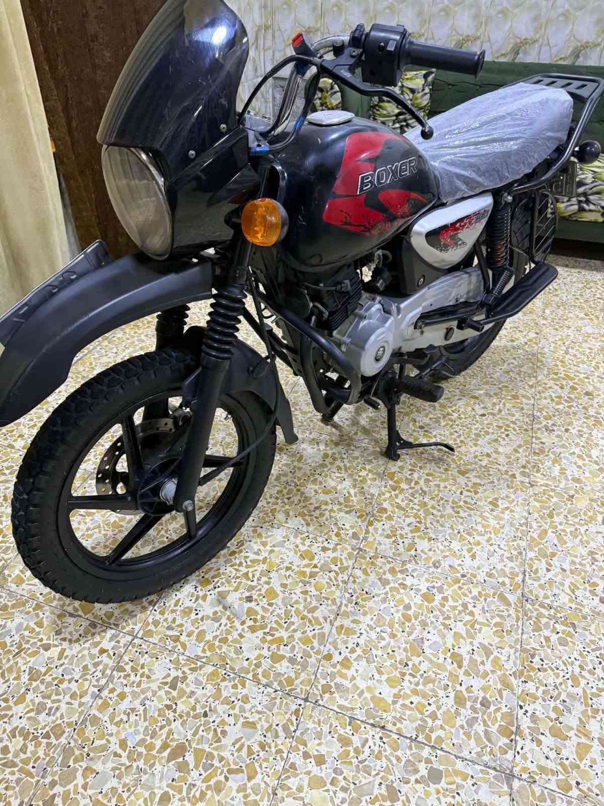 بوكسر جبلي مديل 23رقم بغداد انكليزي سنويه ل 30
شرط تحويل ثاني يوم مشروع وطني 
مكينه مكفوله كفاله عامه جيب  الف فيتر وياك واتكد
كهربائيات كامله من لجميع دراجه  استخدام شخصي
لتكول شبيها مابيها اقرا المنشور وشوف الصور واتصل ***********مكاني بغداد الصابيات
السعر   2و300بيها مجال بسيط
