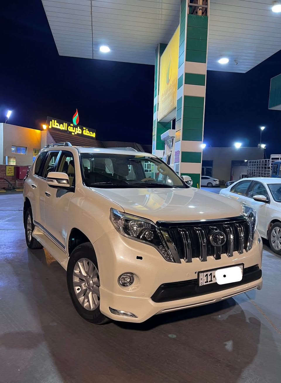 السلام عليكم مكلف بلنشر
موديل2016 VXR
ماشيه 125 الف حقيقي 
بيها بارد ب بالباب السايق 
و بيها تكمه شويه جهه صدر
رقم بغداد الجديد
السعر315 وبيه مجال بسيط
مكان سياره نجف  شارع الروان 
***********
