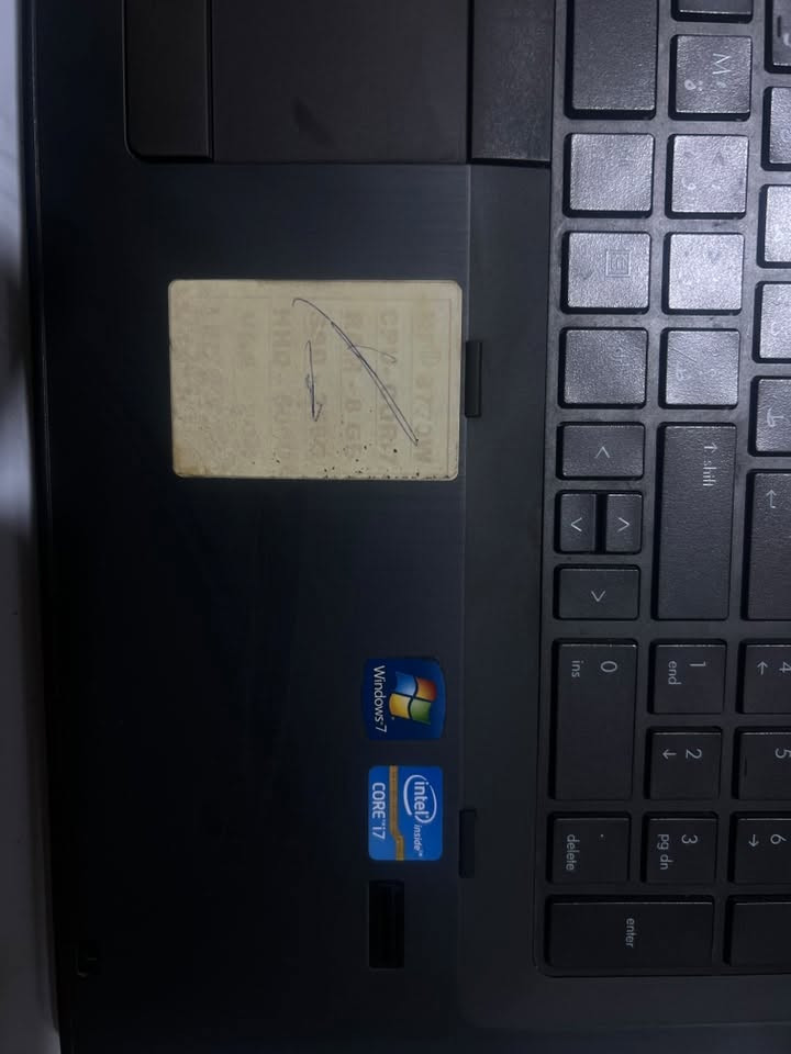 سلام عليكم حاسبه للبيع فقط تحتاج تبديل بطاريه
Intel Core i7
Windows 7  محدث 10الى 
مودي 2017
الرام 8 كيكة
الهارد SSD 256
السعر 300 الف
مكاني كربلاء باب بغداد
***********

