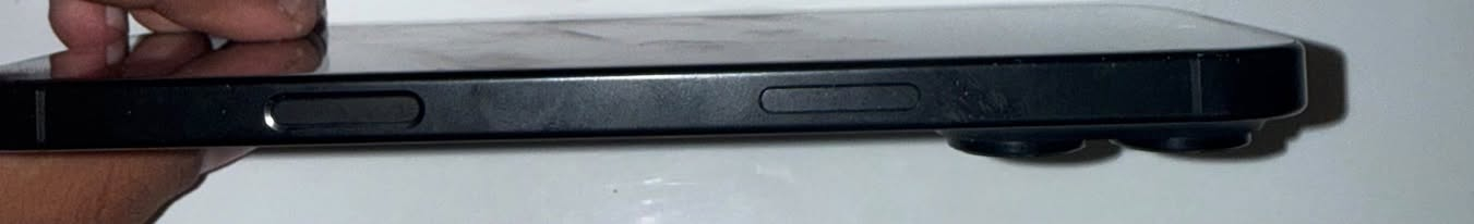 السلام عليكم
ايفون 16 pro max للبيع بطارية90 نظيف اي شخط مبي فقط الكسر الي بالضهر كامل ملحقات 
***********
فقط واتس
