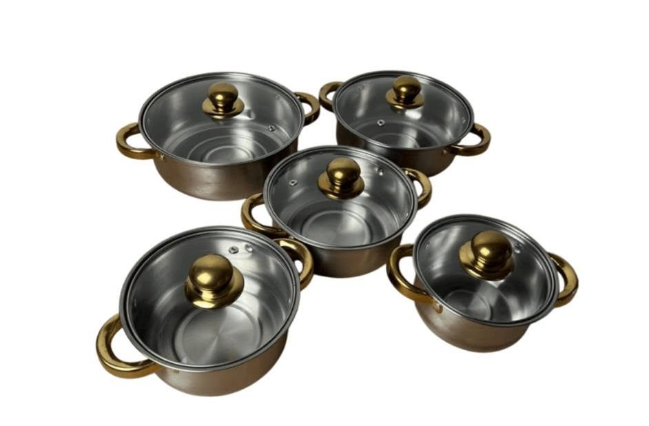 جداريج القديمة شاطت وتغير لونها وتعبتي من تنظيفها وتردين سيت يبيض الوجه؟ 😫🍳
سيت قدور الستانلس ستيل الخماسي الملكي بمقابض ذهبية وصل! 🔥

خامة ستانلس ستيل صحية 100% ما تتفاعل مع الأكل وتحافظ على طعم طبخك 🦾

تصميم مقوس فخم بـ 5 مقاسات (16 إلى 24 سم) يغطي كل احتياجاتج✨

قاعدة حرارية هيدروليكية توزع الحرارة بسرعة وتمنع احتراق الأرز والمرق ✨

أغطية زجاجية شفافة مع فتحة بخار ومقابض ذهبية تجنن تناسب التقديم المباشر 💎

اطلبيه هسة وجددي مطبخج بأعلى جودة وأرخص سعر.👇25 الف ولتوصيل مجاني
واتساب ***********
