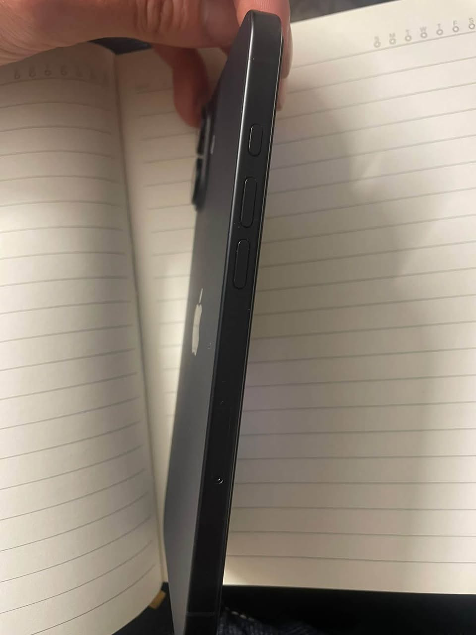 السلام عليكم
* ايفون 📲 16 بلس 

* لون اسود مات 

* بطاريه🔋93

* ذاكره 256 

* شرق اوسط عربي

* جهاز من عالم القلعه 

* نموذج m 

*  كفالة عامه افحص وين متريد باكيت ويا 

* طخه كلش خفيفه من جوه ولا مبينه  

* السعر / 940 الف وبي مجال بسيط 

* العنوان / بغداد / الصليخ 

* للتوصل / ***********
