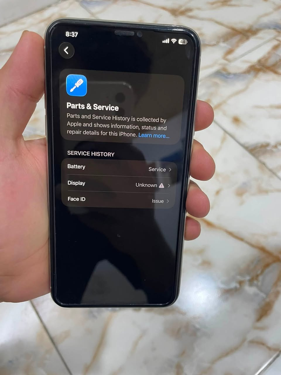 iPhone 11 Pro Max
1sim + eSIM 
256g
Battery 77
بەس شاشەی گۆراوە 
240 هەزار
***********
