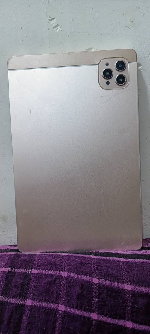 آيباد • شاشة ١٠ انش • ذاكرة ٥١٢