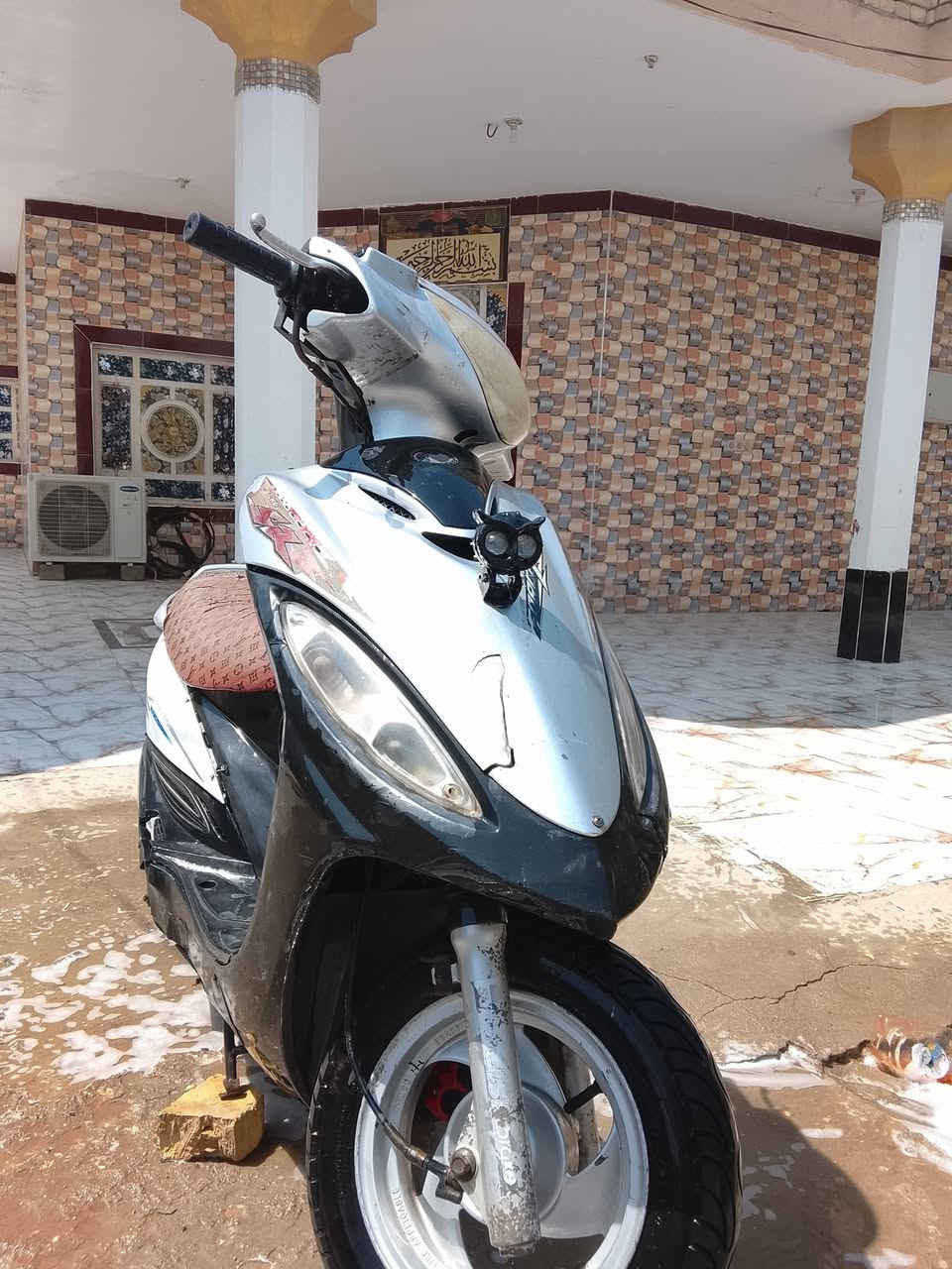 ذبانه كامكو نضيفه البيع السعر 300وبيه مجال رقم  ***********
