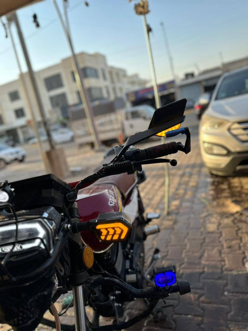السلام عليكم دراجة ايراني موديل 2025 بعدها جديدة محرك 200 ضاغطة وزنجيل امرايات رياضي سكان رياضي اشاير بومة نزون لونين بصمة تشغيل عن بعد وياهة منفيس بس السعر 950 وبيها مجال حل الجية العنوان رمادي شارع 40///***********
