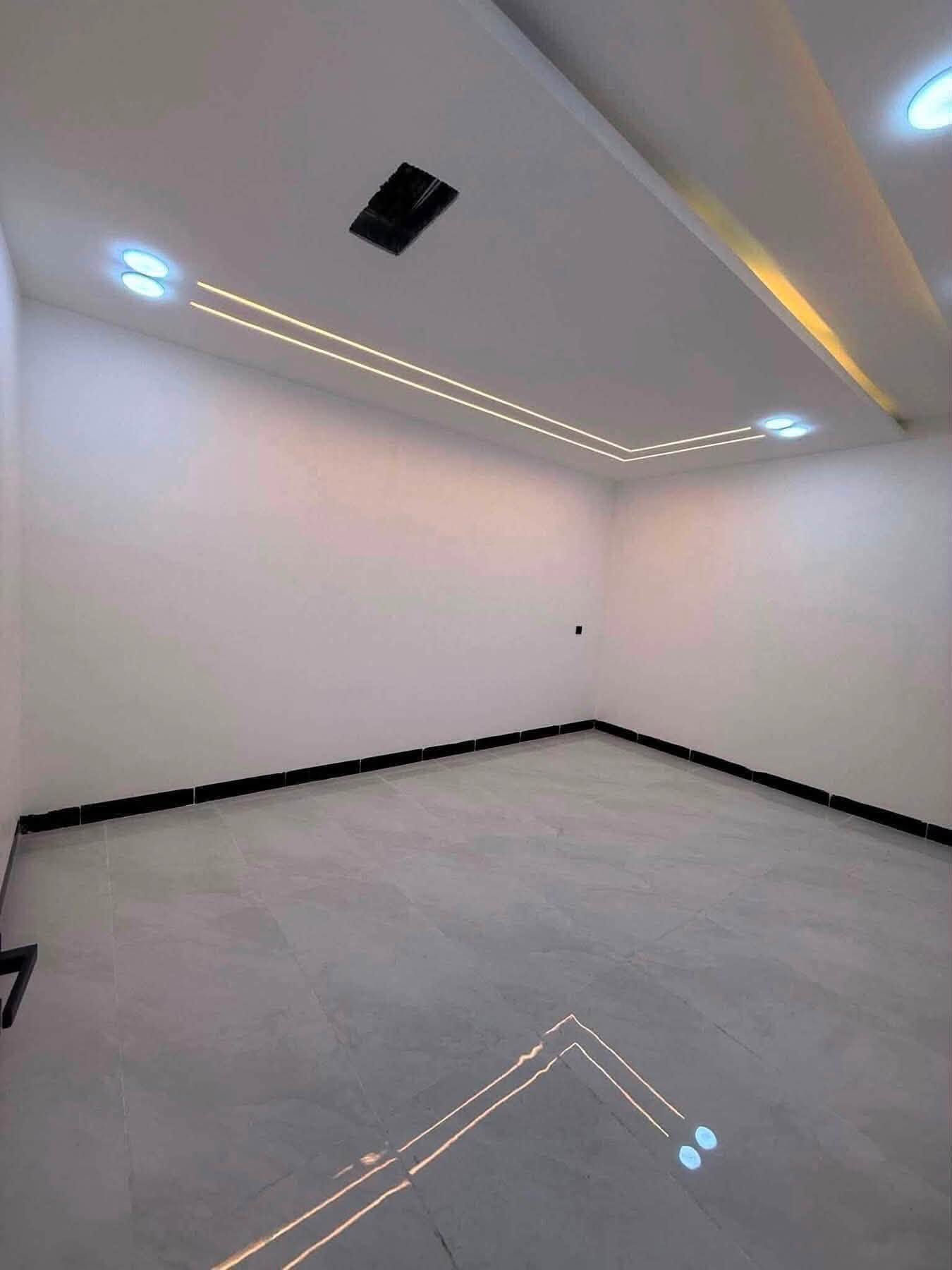 🔴عقار للبيع من :
🔴عروض مكتب (( العلاف لتجارة العقارات )) 🌟

🏠دار بن للبيع مساحة كل دار 140 متر الواجهة 9 متر 

🛑طابقين بناء حديث فول مواصفات (( Zero ))🌀

1️⃣الطابق الاول : غرفة نوم + هول + استقبال + مطبخ كراج + صحيات 🚾

2️⃣الطابق الثاني : ثلاثة غرف نوم + هول + بلكونة +  سطح + مخزن + صحيات 🚾

📄سند تجاري ملك صرف / شرط القرآر التمليك والتحويل 

❌لانتعامل برفع سعر العقار عن سعرة الآصلي نجمع البايع بالمشتري مباشرتأ _ لا نوقف البيعة بخلاف عن الدالية

🛑موقع مميز جداً 💥

🌍الموقع / حي الزهور  قرب (( مطعم قصر السلطان  )) 🏭

🔴يقع على شارع 12 متر تبليط  💠

للاستفسار 

⏮️مراجعة مكتب العلاف لتجارة العقارات 🌟

أو الاتصال 

☎️ أسيا ***********

أو

 ☎️ كورك ***********

⏪️مع العلاف للعقار استثمارك في آمان ⭐️

🌐عنوان المكتب / الموصل _ حي الزراعي قرب جسر السويس 🔥

📌نستقبل عقاراتكم وطلباتكم العقارية .
