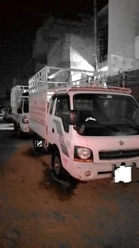 مرحبا سلام عليكم عندي كياه حمل ام عيون البيع موديل ٢٠٠٢ تخم تاير امامي...