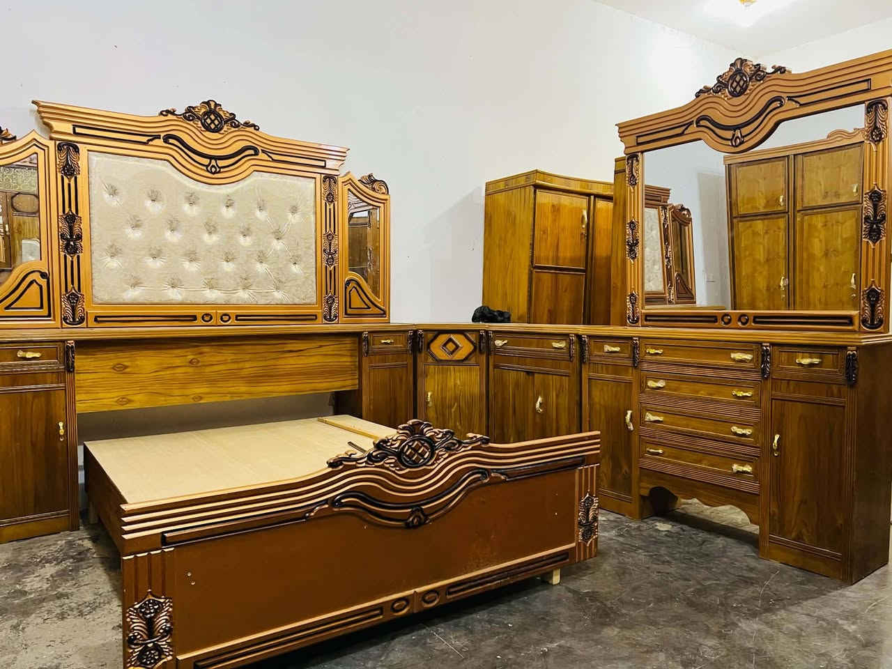 غرفة نوم • مستعملة • صاج عراقي