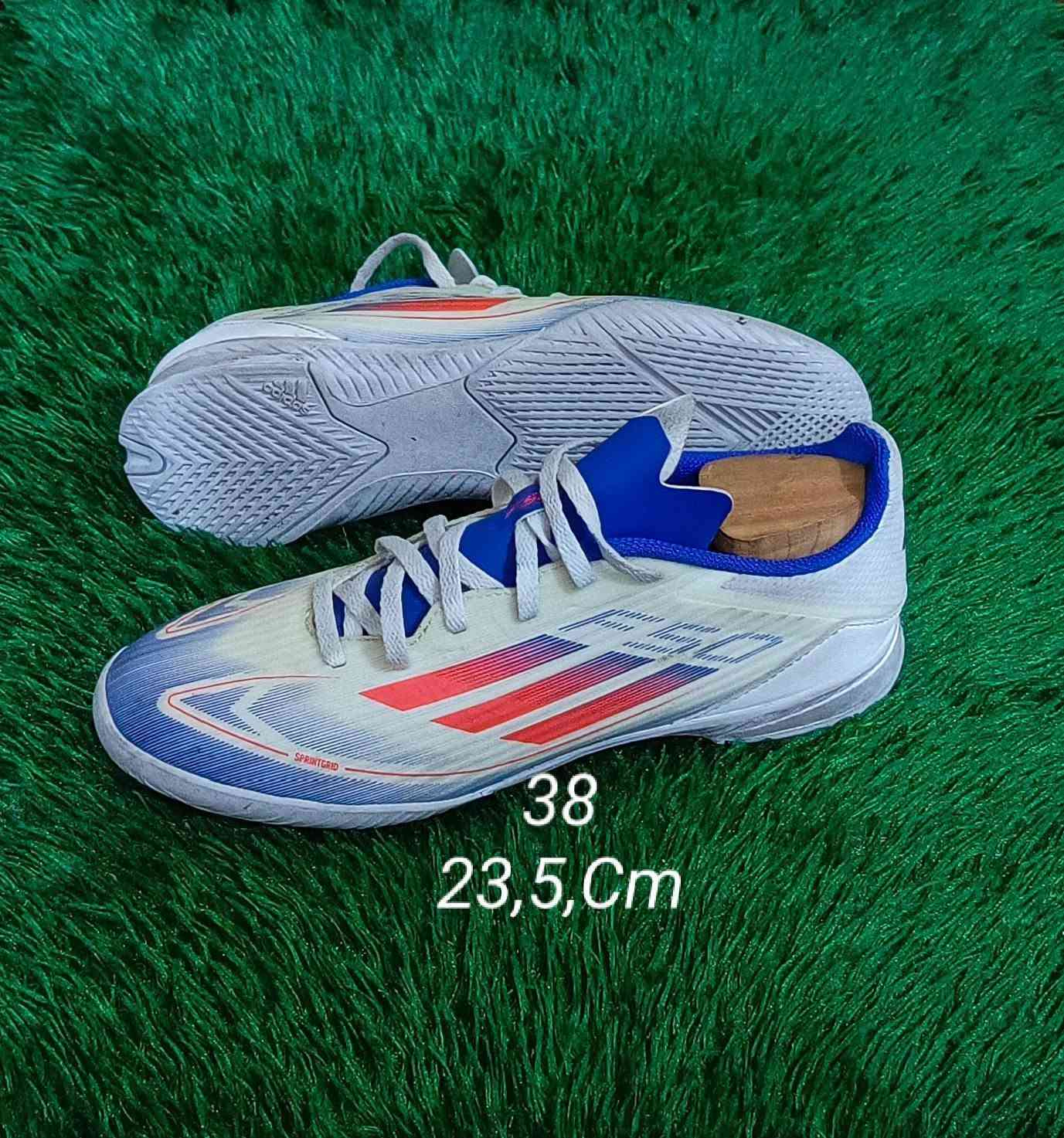 👟باله اوربي مستخدم نظيف درجه اولى 👍🏻
ماركات فقط قياسات مختلفه  
كل القياسات مذكوره داخل صوره
يوجد توصيل جميع المحافظات 🌷 🚛 
لتواصل***********📱

نص مكتوب في الصور:
- تیمبرلاند
- 43,5
- 26,5,,Cm
- 38 23,5,Cm
- 42 26,5,Cm
- 40,5 26,Cm
- 45
- 29,Cm
- 41 قالب كبير
- 27,5,Cm
- 40,5
- 25,5,Cm
- 44
- 28,Cm