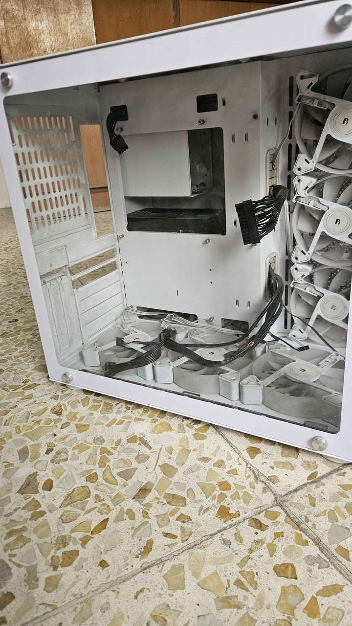 كيس ابيض • ياخذ اكبر بورد • باور 650w