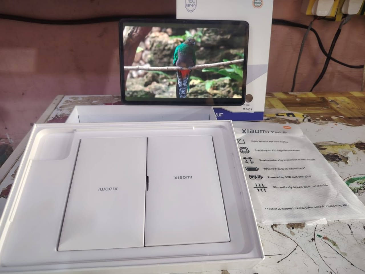 السلام عليكم.. جهاز شاومي باد 6 (Xiaomi Pad 6) مستعمل بحالة الوكالة للبيع 🖥️✨
الجهاز نظيف جداً جداً (أخو الجديد) وما بيه أي شخط أو عيب، 
واستخدامه راقي وخفيف. ممتاز جداً للألعاب الثقيلة (مثل ببجي بفريمات عالية وسلسة)، 
وللدراسة والمشاهدة.💡
 أبرز مواصفات الجهاز الفنية:الذاكرة الداخلية: 256 جيجابايت (UFS 3.1 سريعة جداً).الذاكرة العشوائية (الرام): 8 جيجابايت +4جيجابايت
المعالج: Snapdragon 870 القوي من كوالكوم (أداء طيارة بالألعاب والتصفح بدون حماوة)
.الشاشة: بحجم 11 إنش بدقة عالية 2.8K وبمعدل تحديث 144Hz (سلاسة فائقة باللمس)
.البطارية: ضخمة بحجم 8840 مللي أمبير تدعم الشحن السريع بقدرة 33 واط (تطول وياك يوم كامل استخدام مكثف).
الصوت: 4 سماعات ستيريو مجسمة بدعم Dolby Atmos.📦
 الملحقات المتوفرة مع الجهاز:
الكارتونة الأصلية كاملة.الشاحن الأصلي السريع مع الواير ماله.
هدية: الكفر الأصلي ماله لحماية الجهاز بالكامل.
📍 المكان: الناصرية - قضاء الفهود.💵
  

السعر راسلني عل الرقم فقط واتساب *********** اوتدلل يابه 👍🏻🩵
