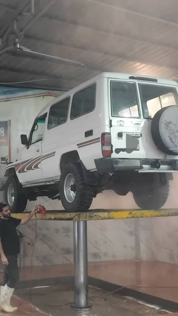 لاندكروز ٩٧ محرك كاز بلاد كير عادي فور ويل شغال تبريد كهربائيات كلهه شغاله كامره شاشه كاربلي بيهه بنيد صبغ فقط بدون حادث رقم اربيل خصوصي باسمي انكليزي هزه وسنويه جدد صار ٤ايام صادره الهزه والسنويه سعره ٩٥ وبيه مجال قليل ***********بغداد
