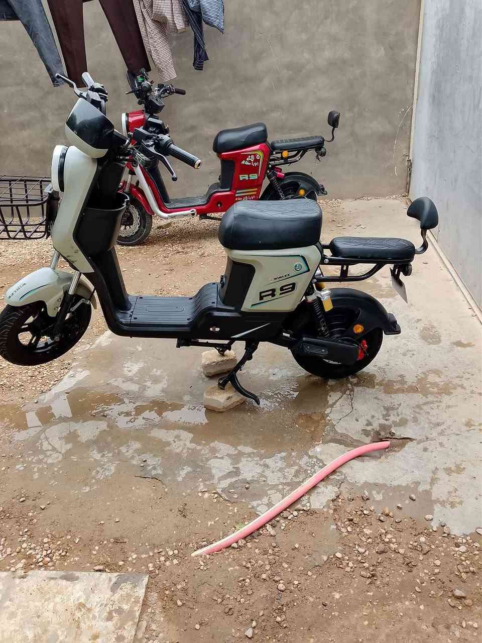 باسكل شحن R9 • موديل ٢٠٢٦ • ٥ بطاريات ٣٢ أمبير