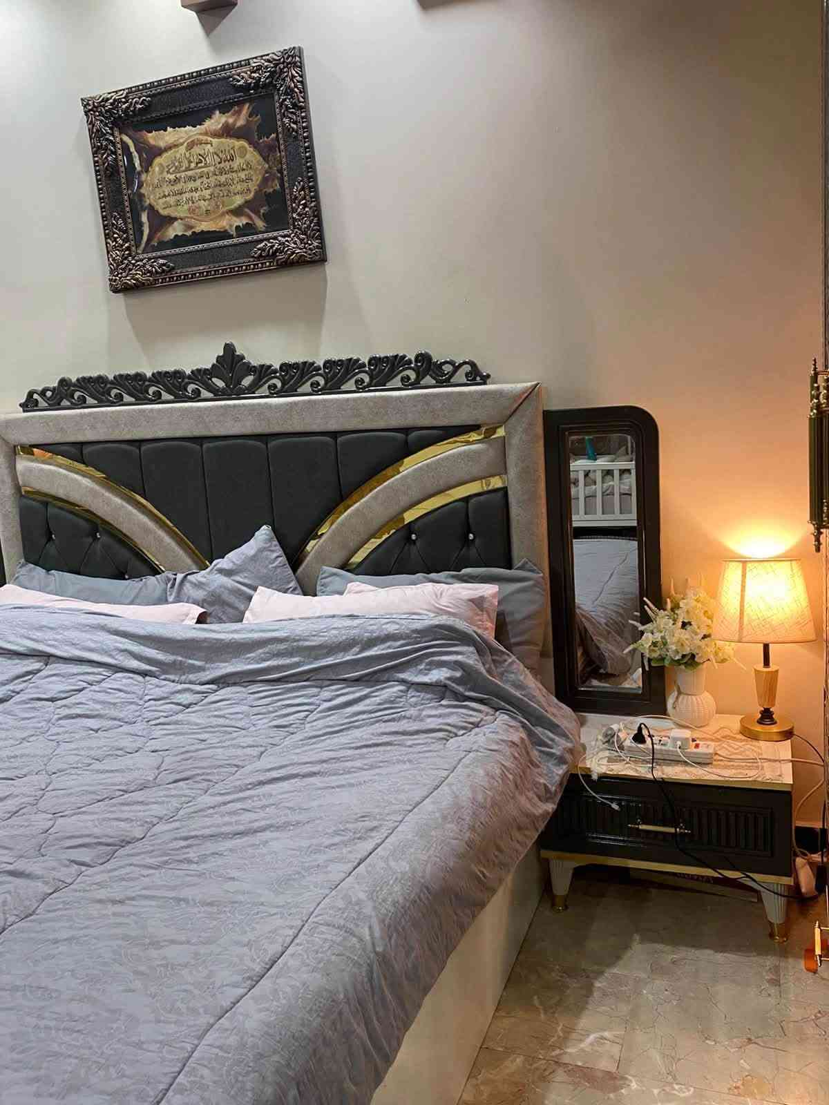 غرفة نوم • ٧ قطع • استعمال قليل