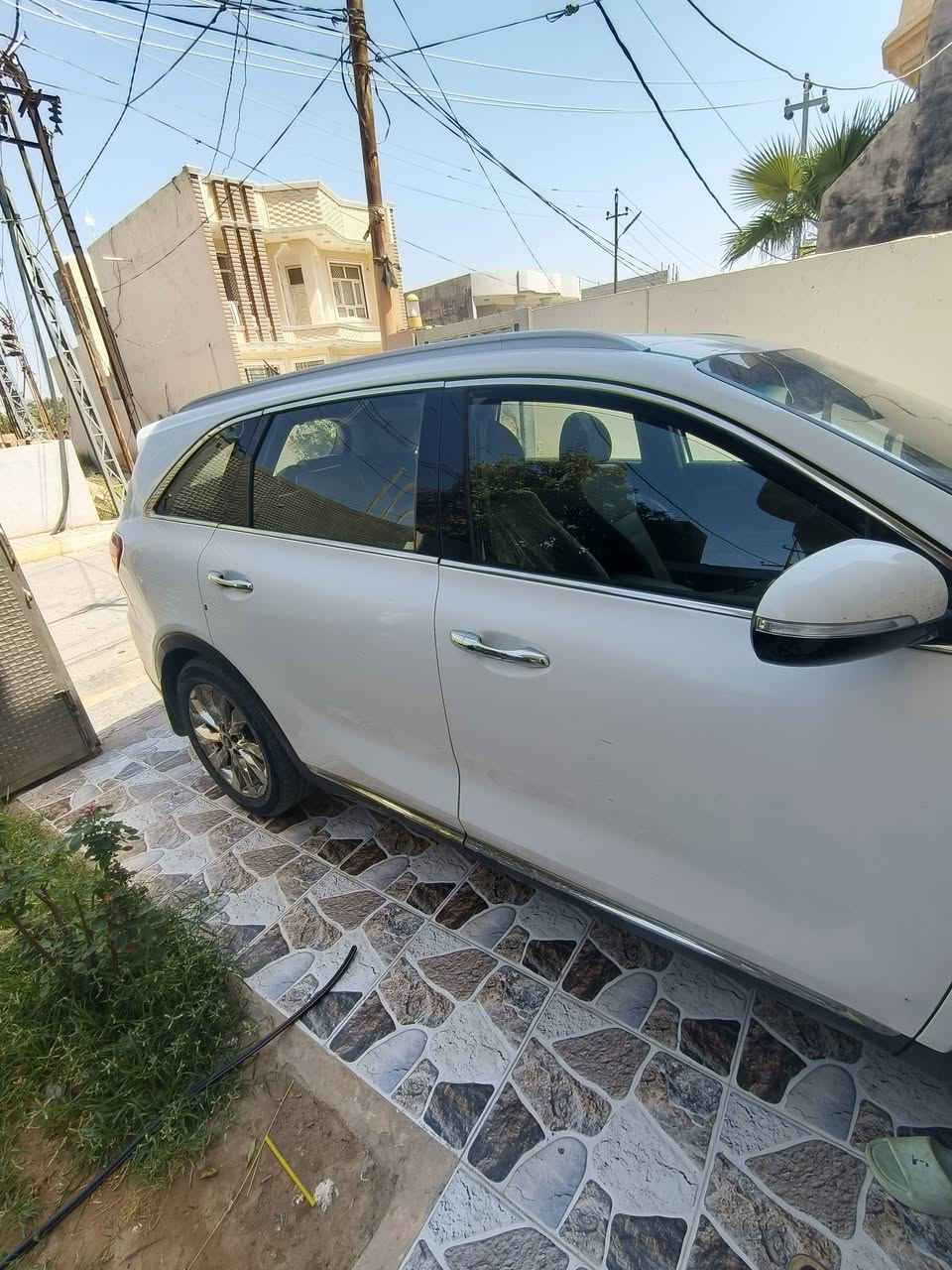 سورنتو ٢٠١٩ خليجي
٦ سلندر
٣ قطع تبريد
گير ومكينه مكفولات ولا قطرة صبع بس بارد باب السكن شي قليل 
مري شفط
بصمة تشغل
كشنات كهريائي
صندوق كهربائي
كامره دواره
٢١٠ وبيها مجال
*********** ديالى

نص مكتوب في الصور:
- lI9i.o