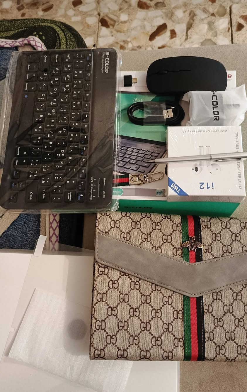 السلام عليكم ايباد للبيع تابلت
جديد الجهاز كارتون وكامل ملحقات 

برامج تصفح دراسه العاب يحمل جميع التطبيقات

الذاكره 1 واحد تيرا  الرام 16
حجم الشاشه 10 انج يدعم السيم كارت
جهاز فول مواصفات
التواصل واتساب ***********
توجد خدمة توصيل المخافظات
