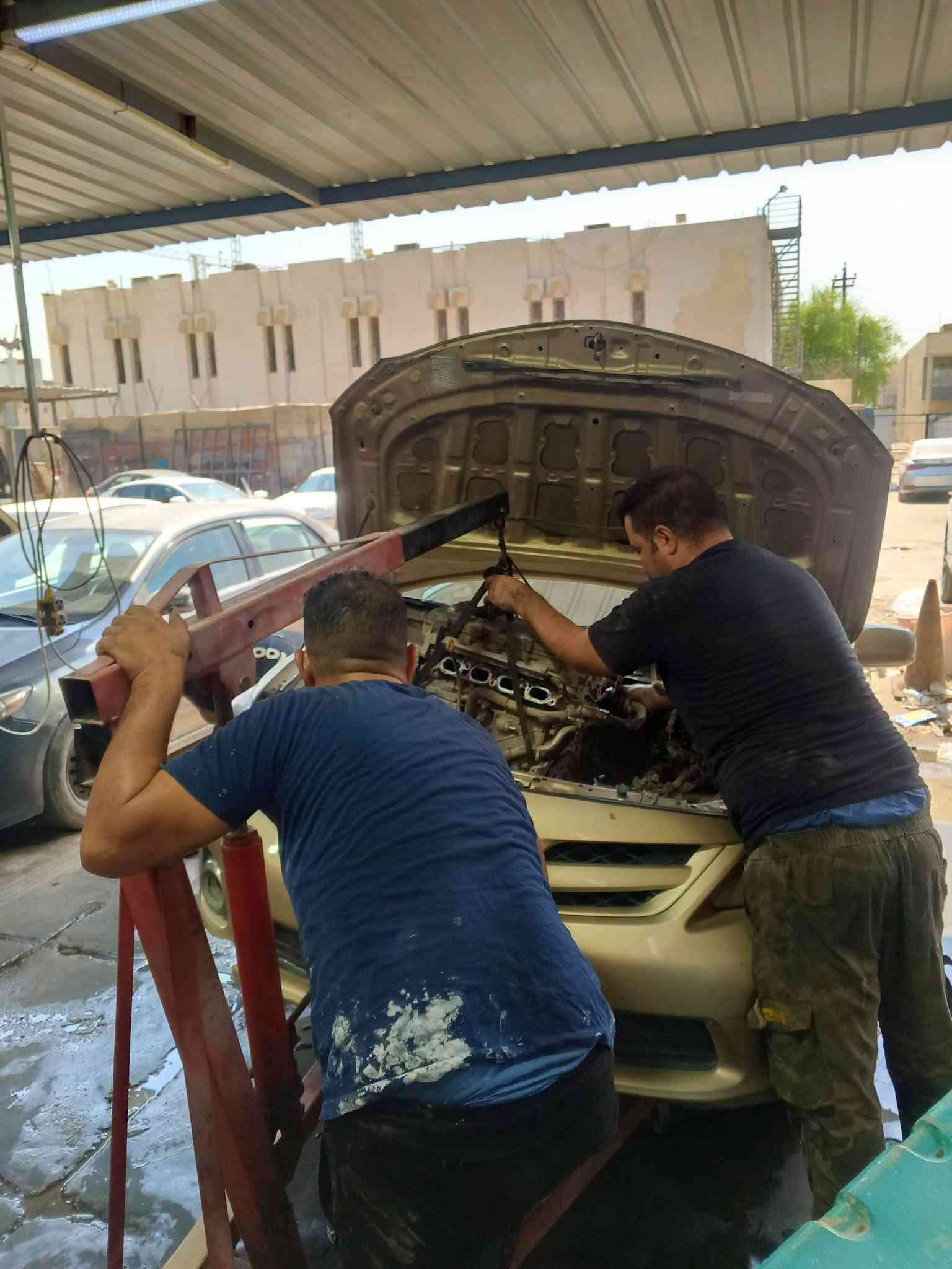 كورولا فقط • حي الجامعة • ميكانيك وكهرباء
