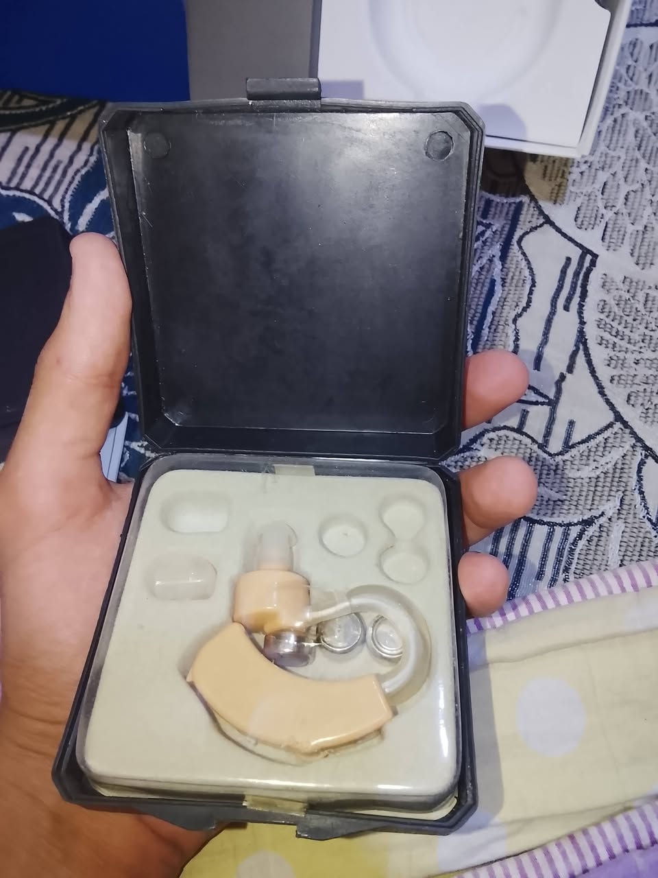 سماعه طبيه جديده غير مستخدمه للبيع مكاني بصره زبير والله ماعرف سعرهن صراحا للتواصل ***********
