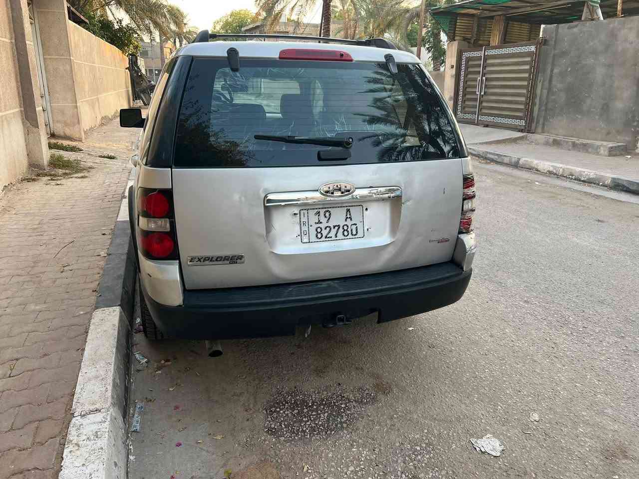 فورد اكسبلور 2007
سياره جاهزه كير مكينه كهربائيات
تبريد كله شغال
كشن كهربائي 
تخم تايرات 
شاشه 
كامره 
باتري 
داخل بيجي
سبعه راكب
سياره جاهزه من كل النواحي 
سياره كير ومكينة مال راس الثور ياباني اقتصادية بصرف البانزين 
مكان السياره كربلاء 
رقم كربلاء دولي جديد 
سنوية لغاية 2031
السعر  80 ورقة  
بيع او مرارس 
رقم ***********
