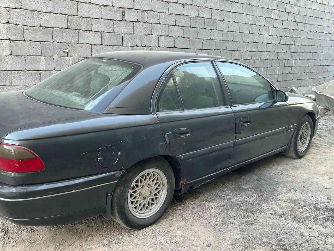 اوبل اوميكا بزون موديل 1995
مكينة 2000 بلادية قبق اسود لاصرف ولاتبخير باتري سلف كير عادي كير واكسن شرط رقم انبار انكليزي سنوية لغاية 2030 مشروع وطني 
السعر 30 وبيها مجال 
مكان السيارة بغداد الدورة 
بيع بدون امراوس 
***********
