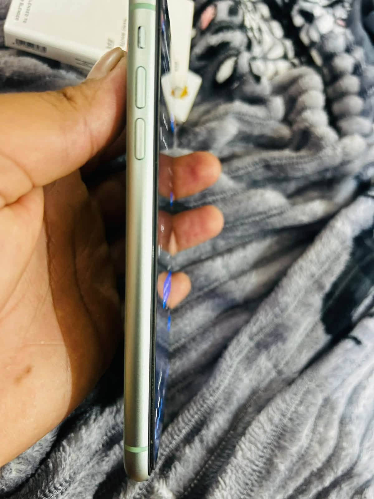 ايفون ١١ • ذاكره ١٢٨ • بطاريه ٧٣