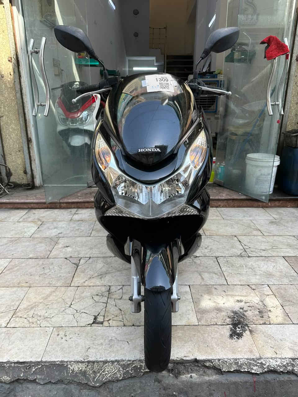 #السلام_عليكم_أخوتي_الغوالي 
#الوجبه_الجديدة
#مال_مزاد_شرط_رمبه 
# هوندا pcx جيل الاول  👍
 #شرط الضمان 💯💯
#بعده بحالة الوكاله فول نظافه مكفول 
#نظافه فول 💯💯👍 
#اللون أسوود على مزاد اليابان 

البيع نقد والأقساط 👉
مصرف الرافدين فقط👉
مواظف ومنتسب ومتقاعد و الوريث 👉
استقطاع الاكتروني بدون مقدمه👉

#مكاني كوت المشروع شارع ميكانو 👉
***********☎️
***********☎️
أخوكم سيد محمد
