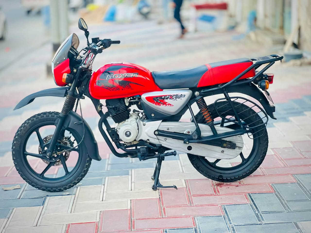 السلام عليكم
للبيع بوكسر جبلي 
موديل 23 
مكينه مفتوحه مبدل بيها بستم اصلي شركه فقط 
اوراق اصولي شرط الترقيم 
دراجه نضيفه وجاهزه ماعايزهه ايشي 
شراي اتصل
*********** 
مكاني كوت قضاء الحي
