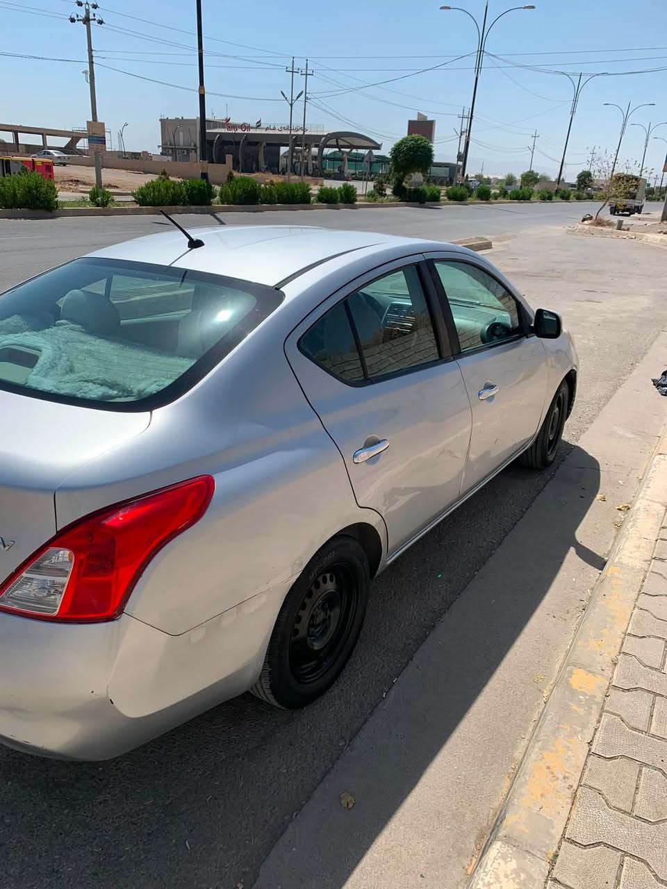 نیسان ڤێرسا مۆدێل ٢٠١٢
✔️٣پارچەو نیو بۆیاغ
✔️گێر و مەکینە تەبرید بەشەرت
✔️سەیارەیەکی پاک و بێ مەسروف
✔️شوێن ڕانیە
✔️***********
