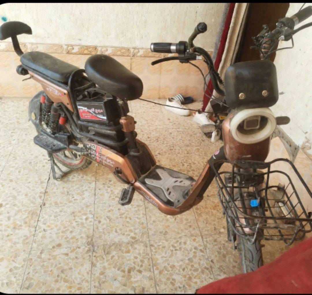 دراجة شحن كهربائية • ٤ بطاريات • ٢٥-٣٠كم