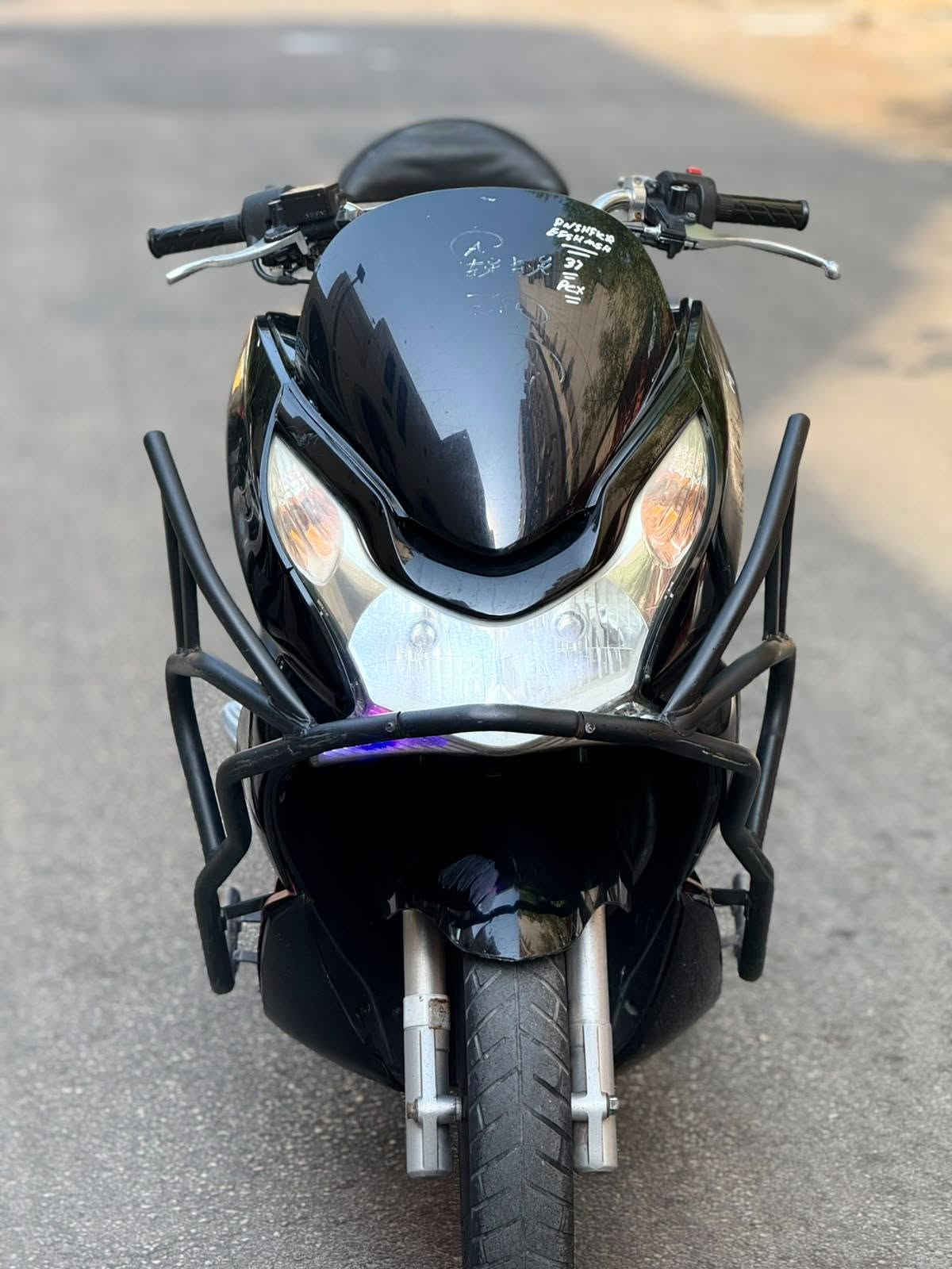 سلام عليكم....
دراجة (PSX)...(جيل الاول)  
🛵للبيع  ماشيه 28الف الفحقيقي ممتعوبه
دراجة شلعه معدل كهربائيات كلهه شغاله 
دراجة جديده  بلادية
أي نقص مابيهة دراجه مكفوله كفاله عامه بشرط علفحص اذا برغي مفتوح ترجع دراجة مال جناي 
جيب فيتر وتعال افحص مستعجل على بيعتهه السعر مليون و350
العنوان بغداد  الكرخ  الاستفسار الاتصال على الرقم 📞***********
