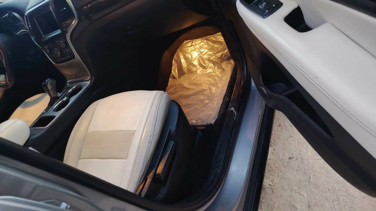 البيع جيب موديل 18 رقم بغداد هزه جديده بصمه تشغيل عن بعد طفاء ذاتي كشن كهرباء مكينه 3600 ماشيه 104 سياره بيهه 3 قطع بدون داخل سياره جاهزه سعر 177 مكاني بابل ***********
