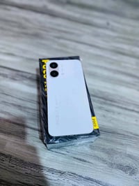وحش العاب Poco X8 Pro Max  لون ابيض بوضع الوكالة الملحقات مامفتوحة  وي...