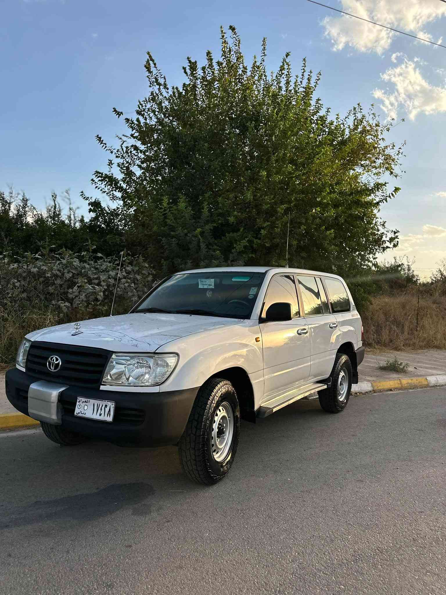بە ناوی خوای گەورە
مۆنیکا 2003 GX 
ئارم پلاستیک سلێمانی بە شەرت ئارم و ئەوەلیات و خرامە 
هۆکی بیلاد دەبل فلچە جام کارەبا دەژبل بەرز پێش تەبەڵە 
چوار جام کارەبای تەبرید مەرکەزی سەلاجە شاشە ایپاد  
تاقم تایە و ویلی لۆک ئەکسل قفل شوێن لەزگەی بۆیاخە و پەڵەی لە بۆنیتەکەی گێر و مەکینە و دەبل اکسل بە شەرت 
شوێن هەلەبجەی شەهید سعری ١٣٨ مەجال 
***********
***********
