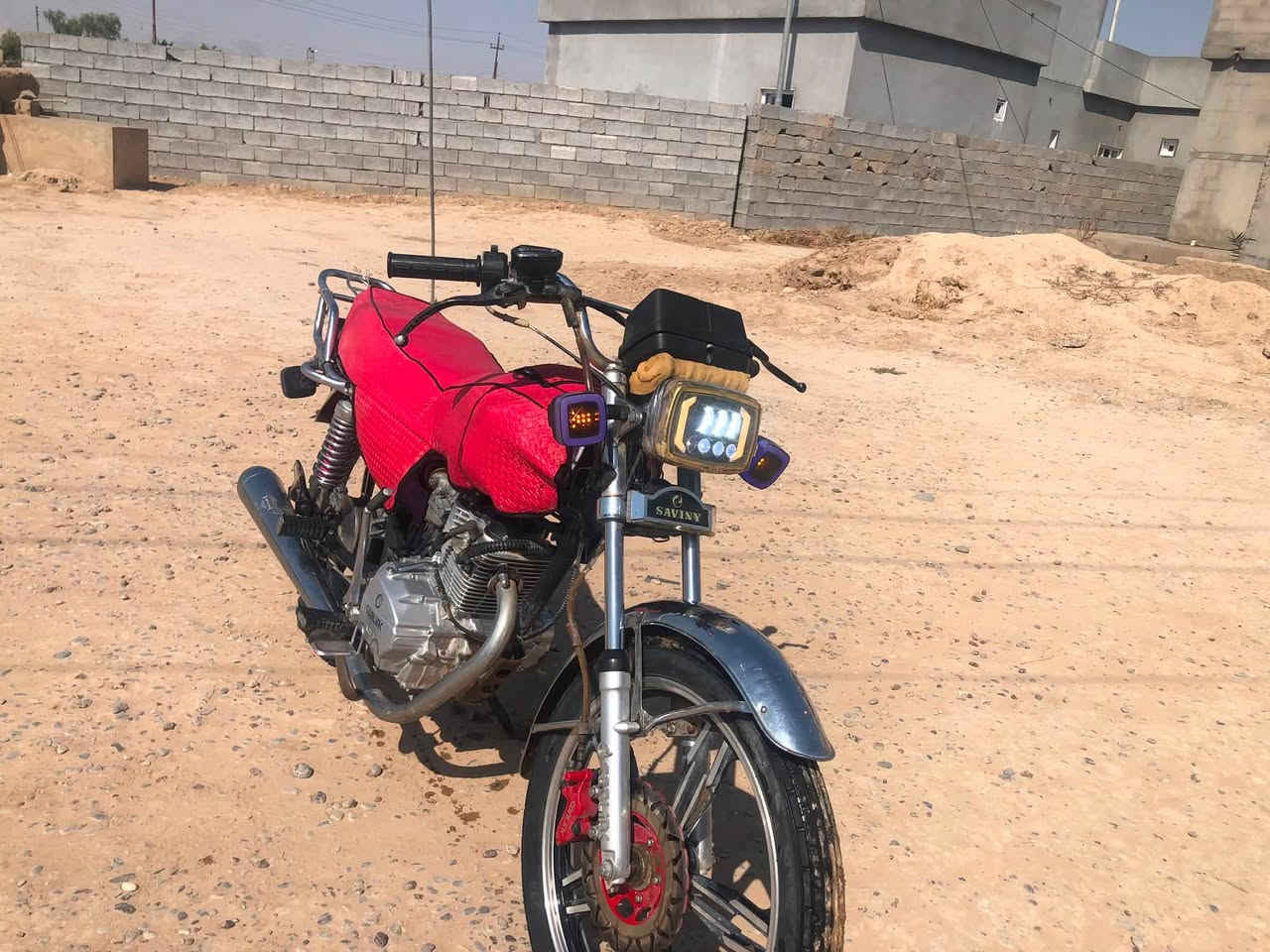 سلام عليكم موطور سولنك موديل 23محرك مامفتوح بريكات وره جدام جدد كهربائيات شغاله تايرات جدد دبلات جدد وياله عدلات مصطره السعر ٥٥٠وبي مجال قليل المكان قريت الحلوات اتصل ***********
