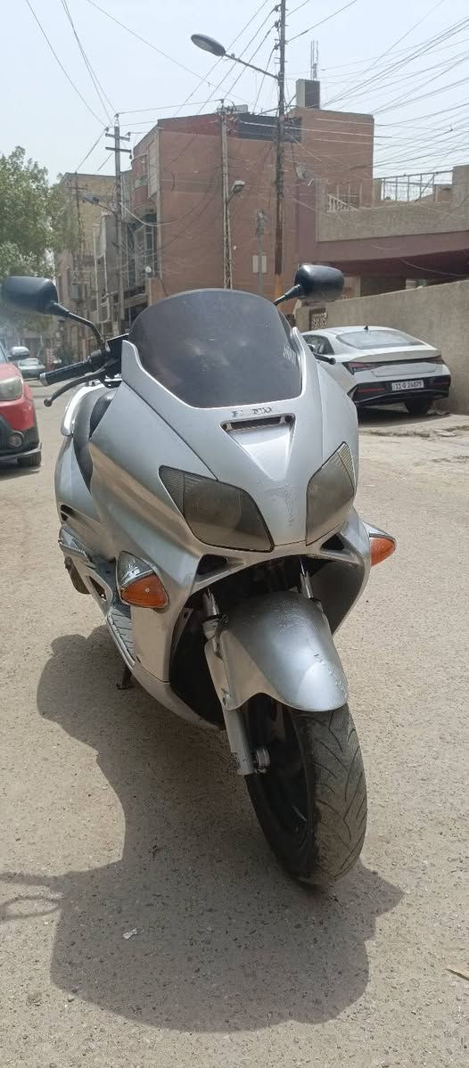 السلام عليكم فورزه ٠٦ للبيع السعر ٣٥٠ قفل مكاني بغداد الشعب ***********

محرك بشرط اخرس 
نكره سلف 
شلعه ومعدل حلو 
باتري جديد
تايرات وياله نظاف
 كهربائات شغاله
بريكات شغالات 
دبلات وصط
