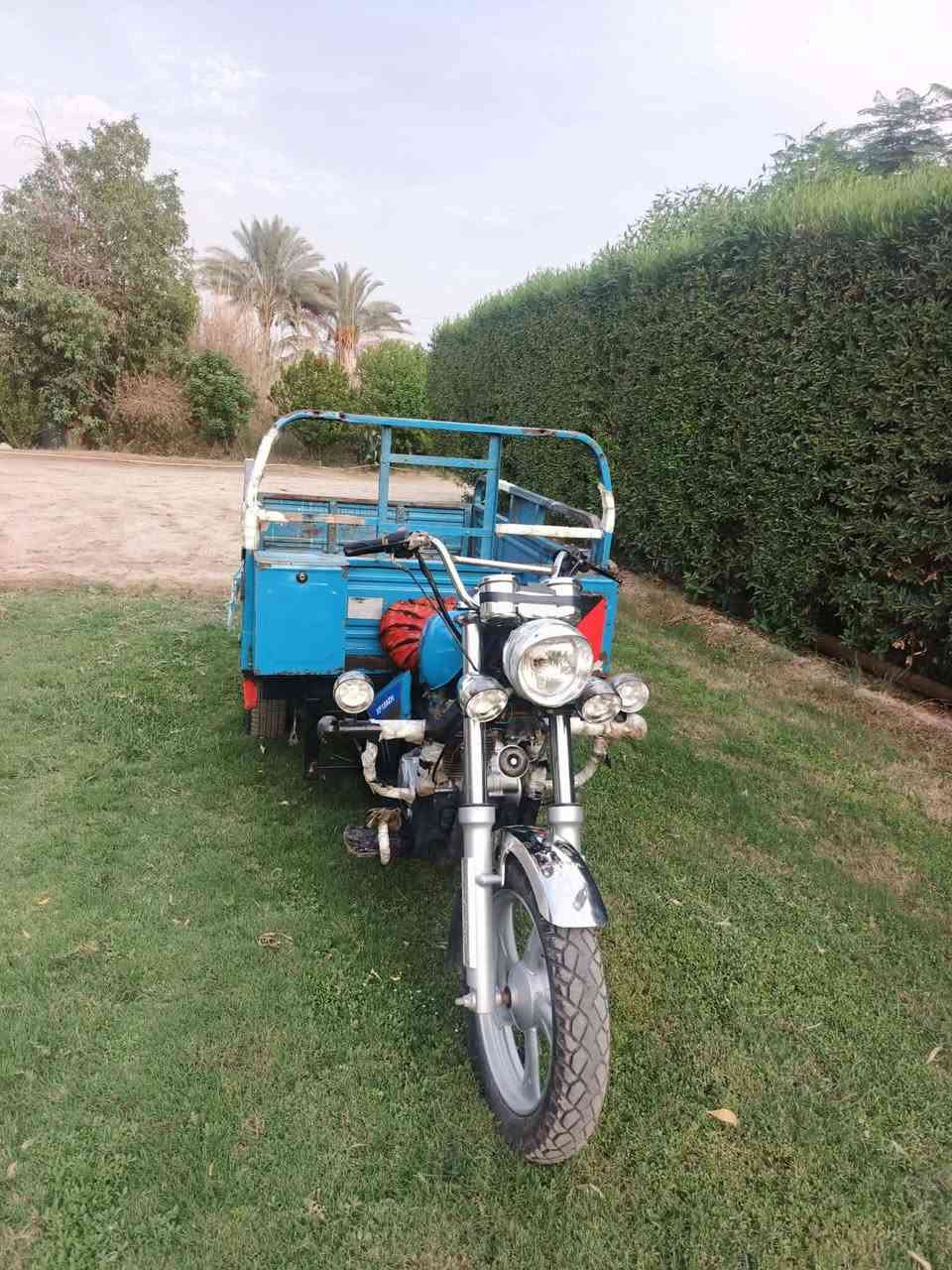 موديل 20اوراق اصولي
ستوته بلاديه مابيهه صبغ  محرك 25تايرات جددد وياله سايبه 
مكان بابل 
السعر 1375وبيه مجال 
***********

