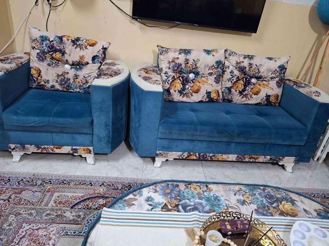 سلام عليكم.. قنفات للبيع جديدات مابيهن أي عيب
العنوان كركوك حي الواسطي التواصل خاص أو على رقم الهاتف ***********  السعر٤٠٠ وبي مجال بسيط
