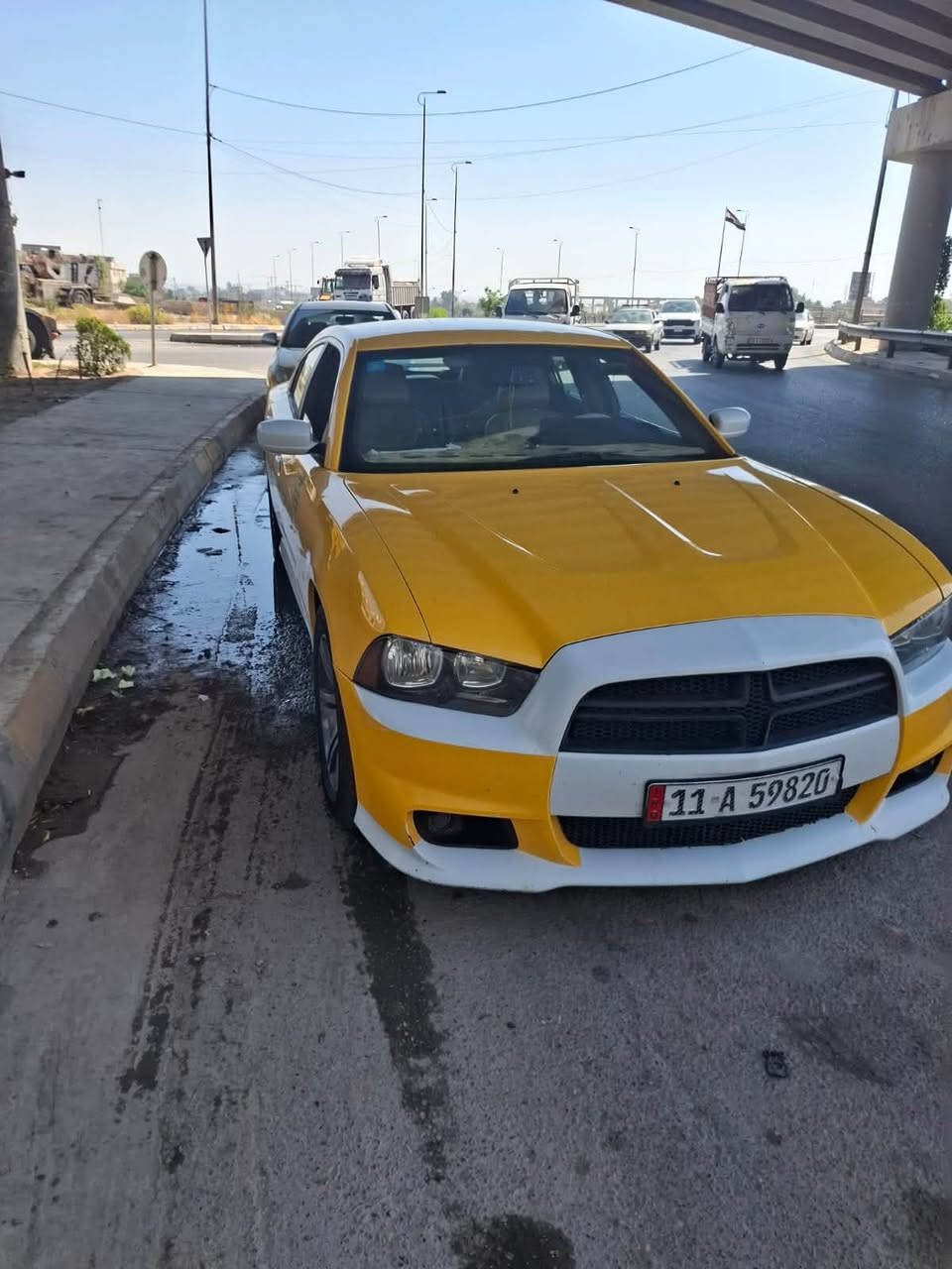 السلام عليكم 
چارجر موديل  12 خليجي وكالة العرصات 
مكفوله السياره من كلشي وجاهزه من كلشي 
برغي نقص مابيها مصفره هيئه ومرور وب اسمي 
مكانها بغداد حي العامل 
واشرح كامل بالفديو 
وسعرها ب 165
وبيها مجال قليل 
للتواصل ***********
