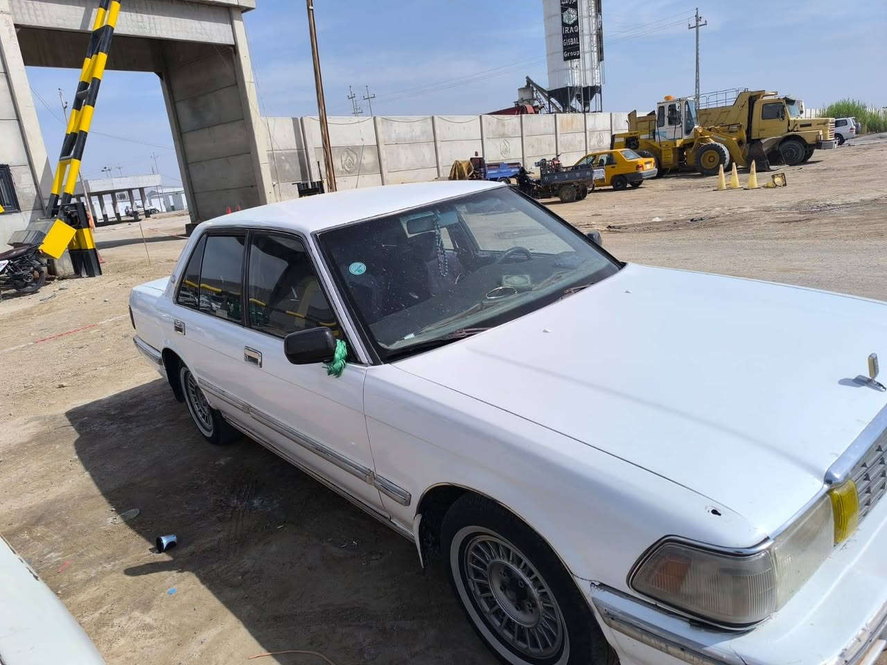 سيدان 1990 جاهزه من كلشي مكفوله 
يسره بلادي
دواخل بلادي
بيه مكينه بطه 2500
تبريد ثلج
مكان واسط قضاء الحي
باسمي
***********
