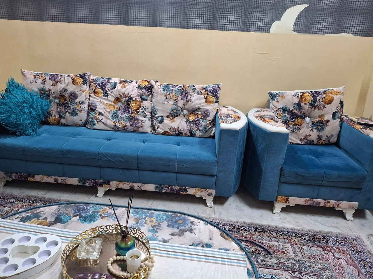 سلام عليكم.. قنفات للبيع جديدات مابيهن أي عيب
العنوان كركوك حي الواسطي التواصل خاص أو على رقم الهاتف ***********  السعر٤٠٠ وبي مجال بسيط
