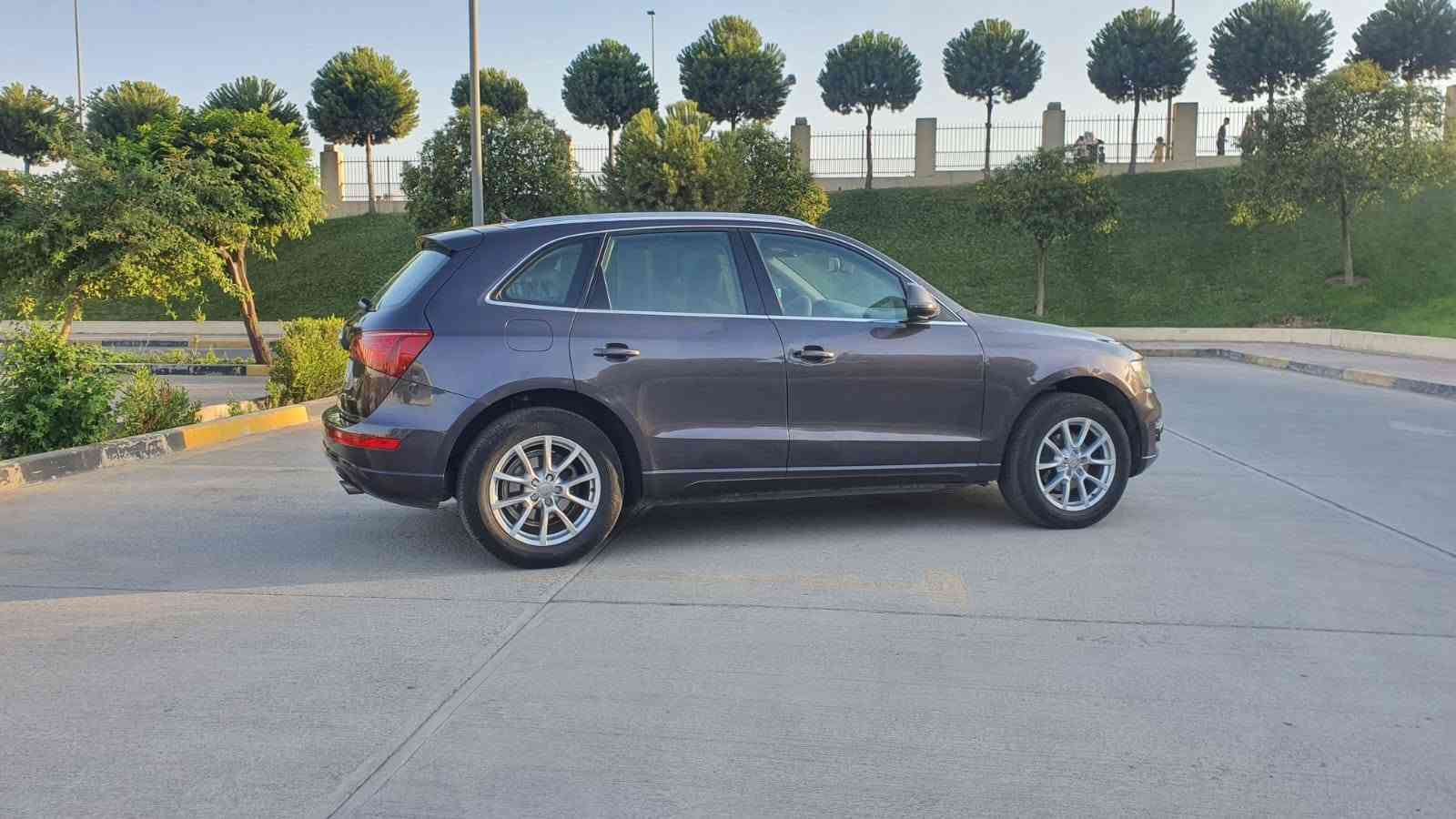 Audi Q5 quttro  2011
بێ بۆیاخ 
سعر 79 ورقە  قفل🔒
***********
🧲دەبڵ ئەکسل و و فول مواسەفات جگە لە سلاید
بەناوی خۆمەوەیە بێ کێشەیە 
کارەبیای و تەبرید و گەرمی هەموی بەشەرت 

مكاني سليمانية 
سيارة باسمي تحويل وكالة مباشر
*******************
الموديل : 2011 
مواصفات كواترو يعني دبل اكسل
محرك 4 سلندر ٢٠ تيربو (tfsi
 ***************
سيارة مكفولة من صبغ 

******************
مواصفات
Gps
شاشة اندرويد
ماشي ١٣٣ ميل
كاميرا  
بريك بصمة
كشنات جلد
تحكم ستيرن كامل 
تبريد  قطعتين مركزي
سلاجة
حساسات  أمامي وخلفي
نظام أوتو هولد 
تحكم مقاعد كهرباء
تحكم زجاج كهربائي
سنتر لوك
مشغل أسطوانات (CD) 
مدخل AUX و USB 
مصابيح ليد
مرايا كهربائية
بردات خلفي بلادي
مثبت سرعة
مانع إنزلاق
بلوتوث
07702️⃣1️⃣7️⃣5️⃣4️⃣8️⃣8️⃣ السليمانية, العراق
