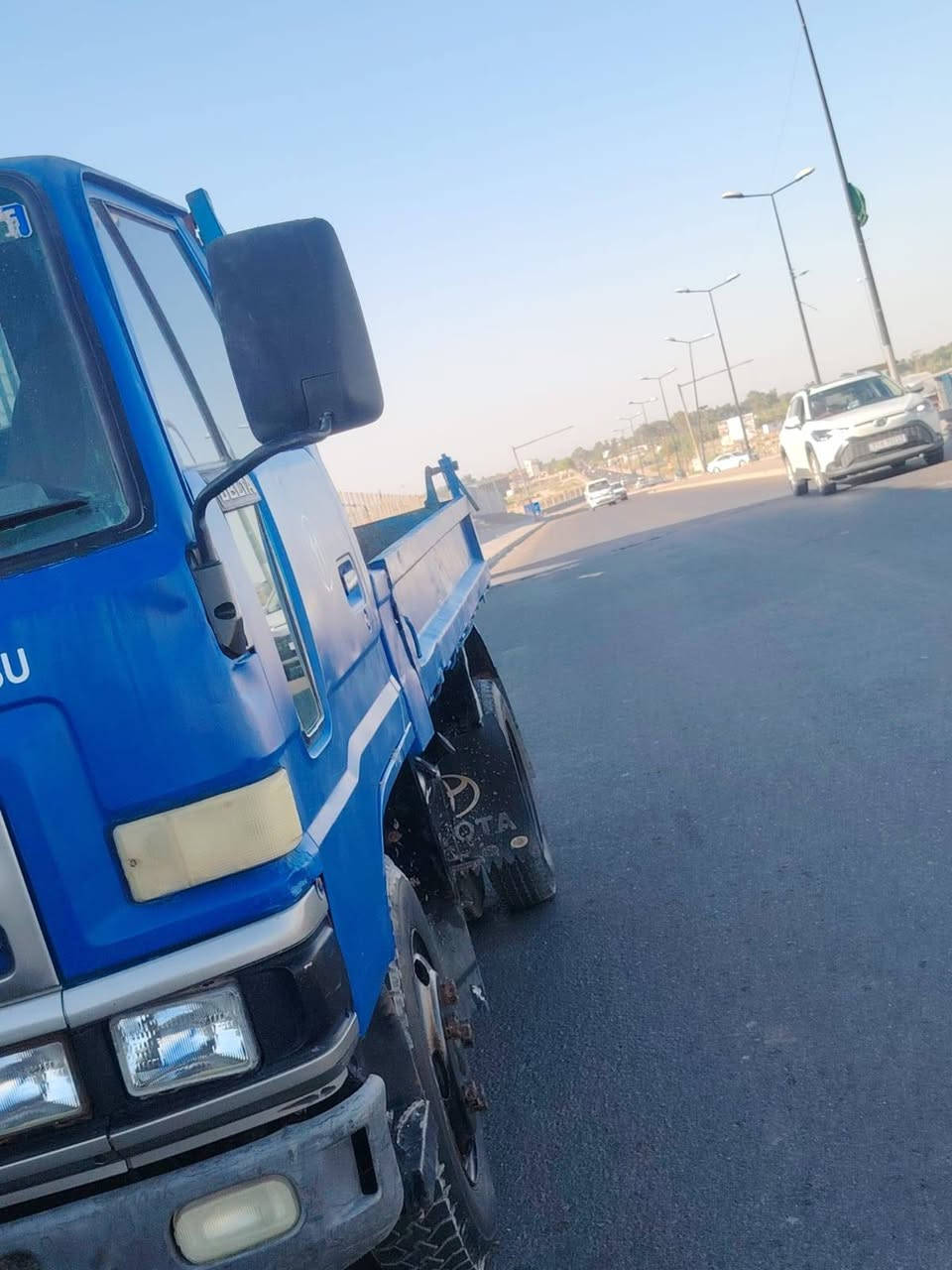 سلام عليكم 
سبب الوعود الكاذبة 
تيوتا داهيستو ياباني قلاب رقم جديد سنوية بسمي تحويل ثاني يوم شاصي مكفول محرك كير واكسل خير من الله سيارة مصبوغة عام للجمالية كفالة من الضربة رحمه الولديكم الي مو شراي لا يتصل السعر 70وبيه مجال المكان بغداد ابو غريب الاتصال ***********
***********
