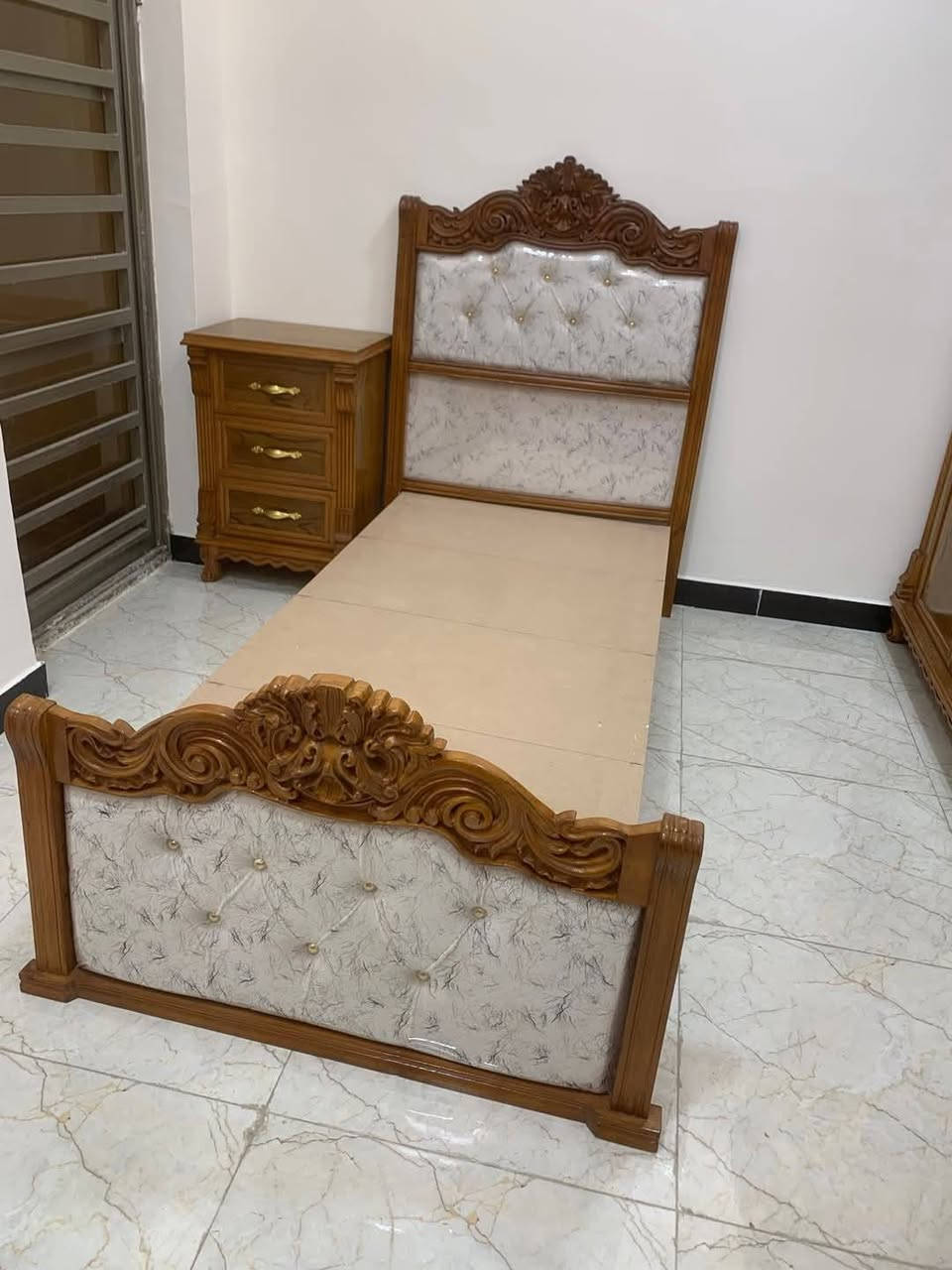 🪚✨ غرفة لأحد الأخوة حسب الطلب ✨🪚

تنفيذ حسب المواصفات المطلوبة:
• 🌳 دنك زان
• 🪵 ظهر جرجوبة
• ✨ وجه داخلي وخارجي
• 📏 معاكس صاج طبيعي 5 ملم
• 🛠️ تشطيب دقيق وجودة عالية

ننفّذ أعمال النجارة حسب الطلب وبالمواصفات التي يرغب بها الزبون. 🤎🪚

📞 للاستفسار والتواصل:
***********

#نجارة_عراقية #غرف_نوم #غرف_حسب_الطلب #نجارة #عفك #ديكور
