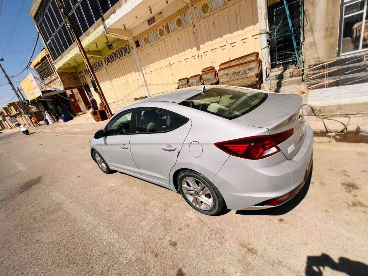 السلام عليكم النترا موديل 19وارد امريكي محرك 2000دوش كير اي تي مواصفات نقطه عمياء تحديد مسار شاشه انذار مري جانبيه تحكم ستيرن جهتين حادث مثل ماموضح بلصوره حادث بسيط جداً والسياره ليبل 1 السعر 128وبيهه مجال 
*********** هزه جديده سنويه 2031 سياره باسمي

نص مكتوب في الصور:
- الرئيسية / فهرس / HYUNDAI / HYUNDAI ELANTRA 2019
- HYUNDAI ELANTRA SEL 2019
- GRAY, VIN: KMHD84LF8KU741232
- يبدأ ويقود
- المحرك قيد التشغيل
- HYUNDAI ELANTRA S GRAY, VIN: KMHD84LF8KU
- HYUNDAI ELANTRA SEL 2017
- GRAY, VIN: KMHD84LF8KU741231