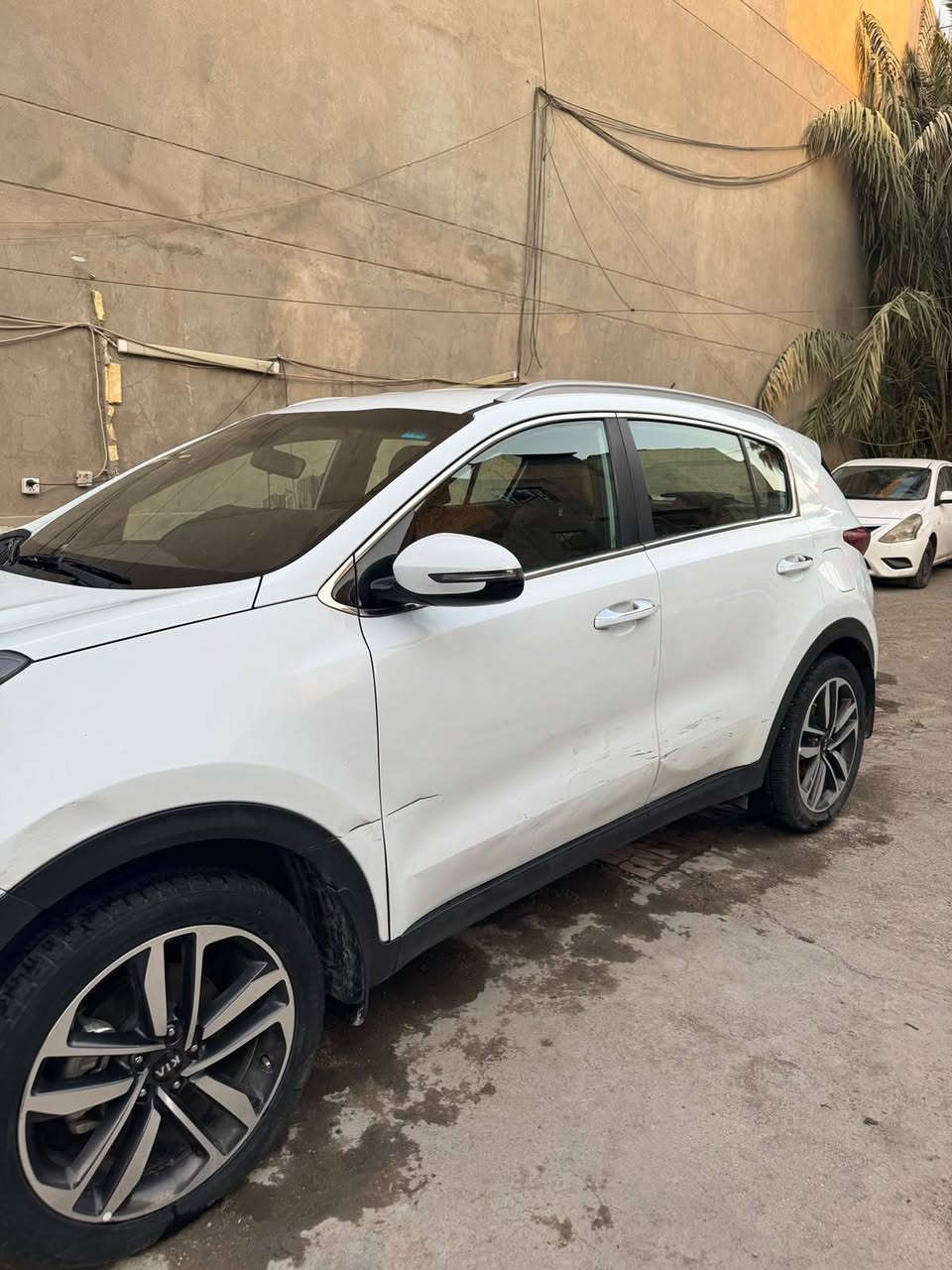 سبورتج ٢٠١٩ خليج ماشيه ٨٢ الف كفاله محرك وكير. السيارة بيها ضربات خفيفه كلهن يرجعن بارد 
للاتصال ***********. 
السعر ١٦٧
