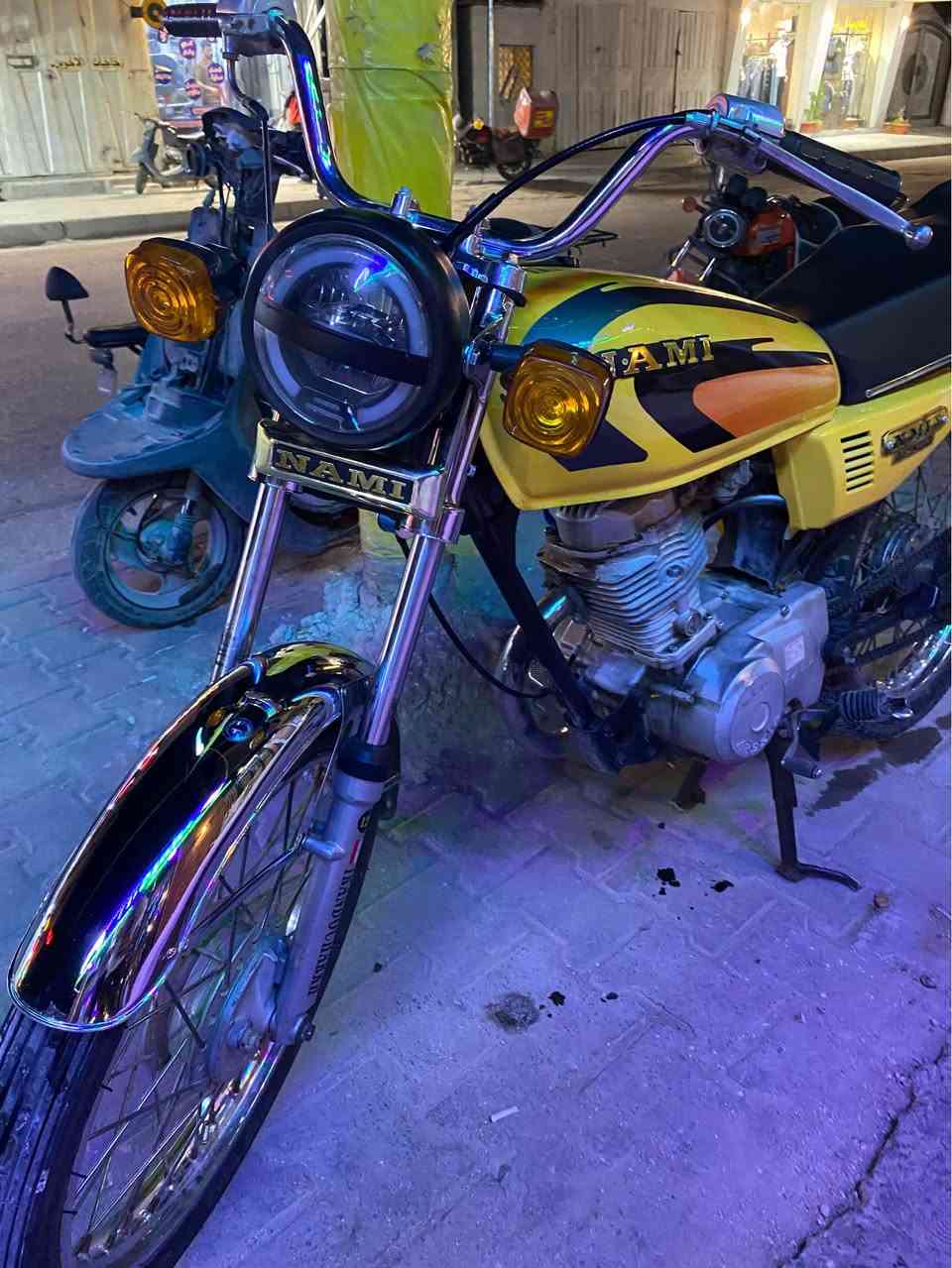 اربعه كير نامه  اوراق سكنر ٢٠١٨ معمره جديد نقصهه ظفيره بس كلش حلوه ونظيفه ومكينه ناعمه لكن بيهه خيط بخار و بيهه تنكيط دهن شويه جوه شلعه ومعدل تشك التبليط شادلهه لايت مال هارلي اصلي هندر واحد بكل وكت السعر ٣٥٠ الف مكاني كربلاء هذه رقم راعيهه مستعجل عالبيع *********** كربلاء, العراق
